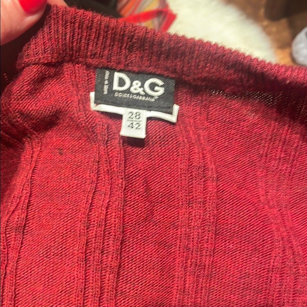 D&G Women’s Burgundy Red Ribbed Cardigan